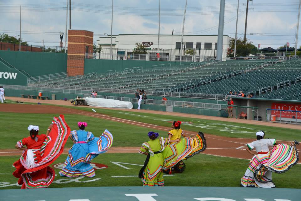 Cafecito Caliente Presents Latino Night with the Lugnuts 2014