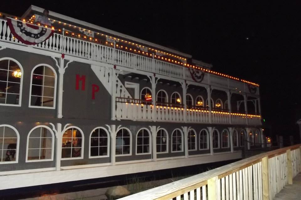 225 People Ride the Michigan Princess For Salsa Above Water